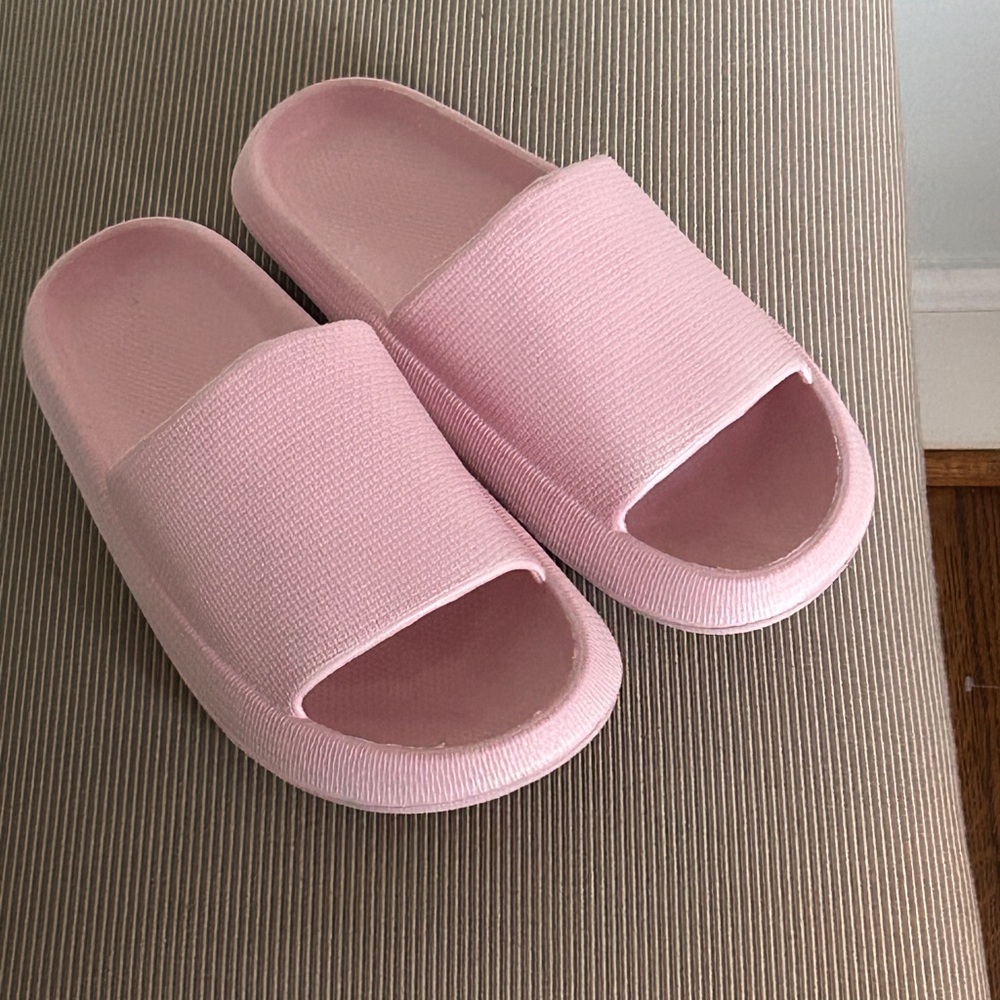 Light Pink Slide Sandals Gray Pool Shower Sandals US Size 9 EUC Choose